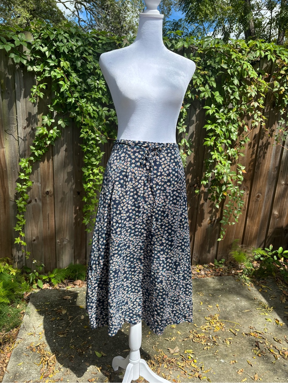 90’s Vintage Floral Midi Skirt Navy
